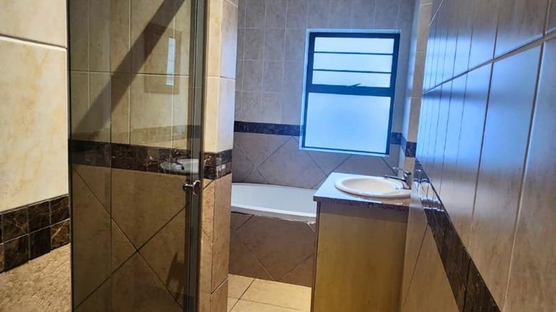 To Let 4 Bedroom Property for Rent in Mossel Bay Golf Estate Western Cape